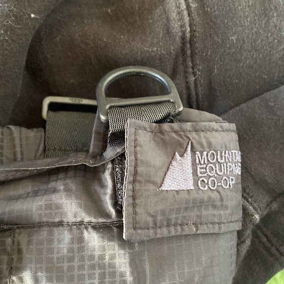 MEC snow pants size small - Picture 7 of 8